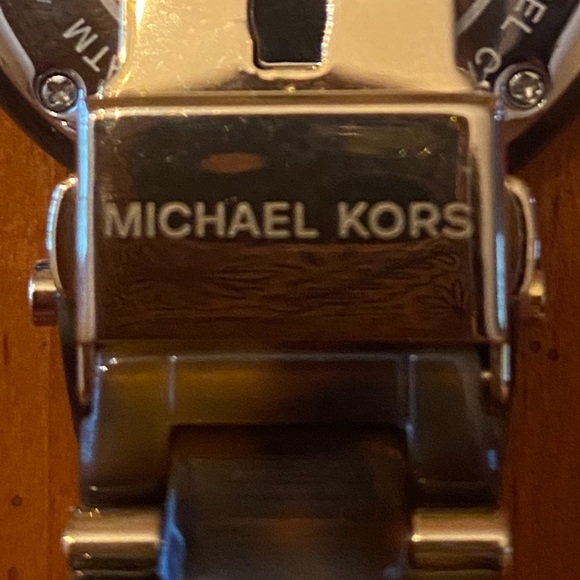 MICHAEL KORS WATCH - Picture 5 of 5